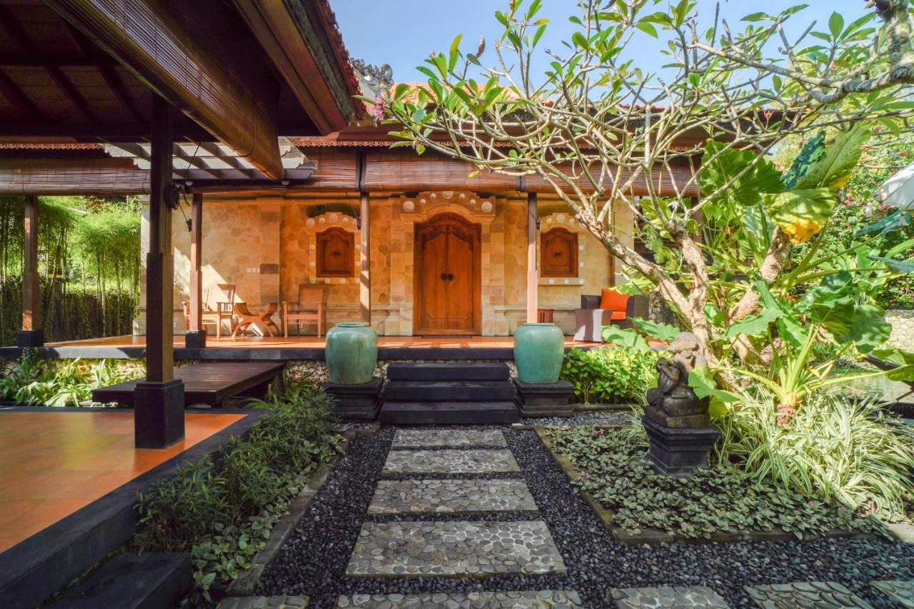 Giri Bhagawan Villas & Spa นูซาดูอา ภายนอก รูปภาพ