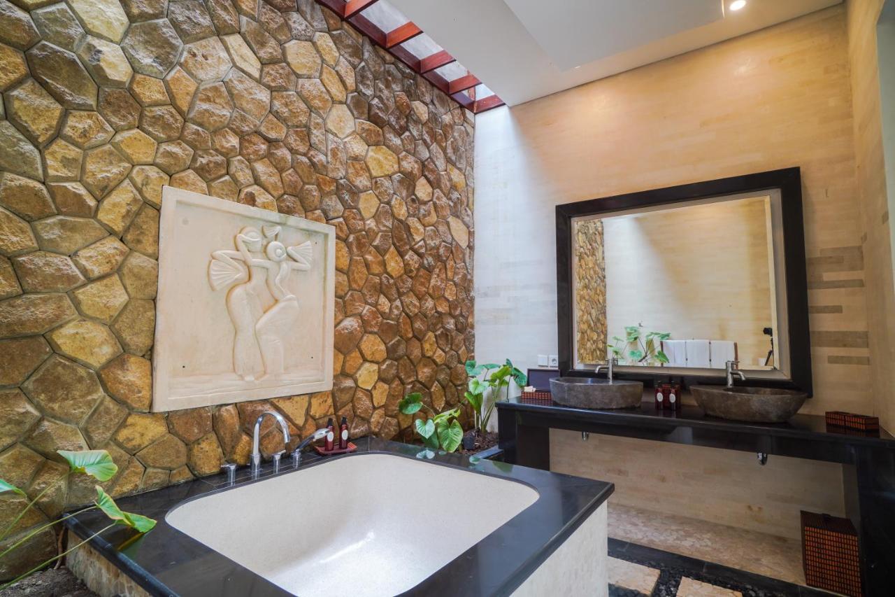 Giri Bhagawan Villas & Spa นูซาดูอา ภายนอก รูปภาพ