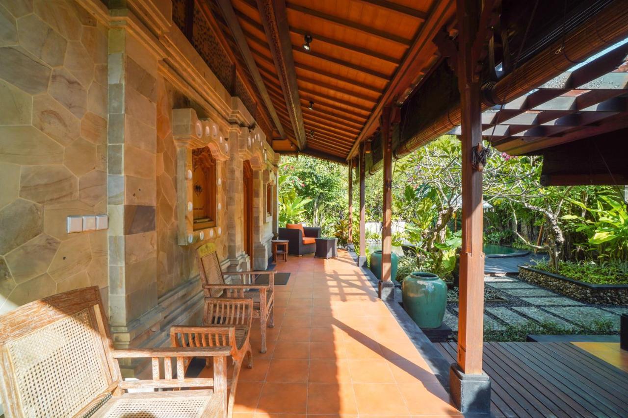 Giri Bhagawan Villas & Spa นูซาดูอา ภายนอก รูปภาพ